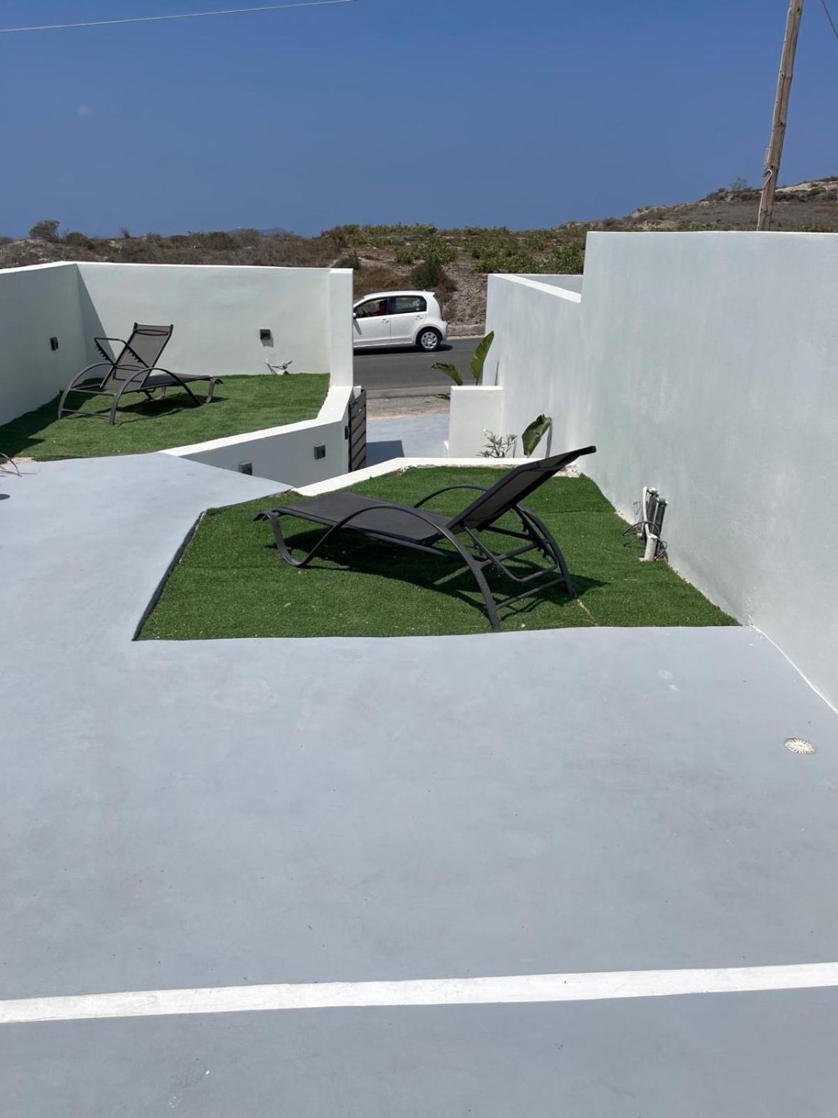 Lejardin Suites Santorini Pýrgos Buitenkant foto